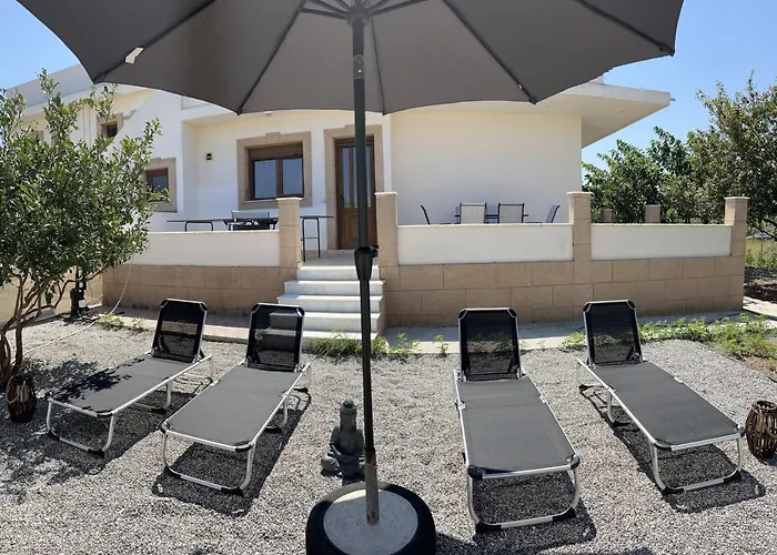 Luna's Summer House Kremastí