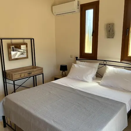 Luna's Summer House Semesterbostad Kremastí