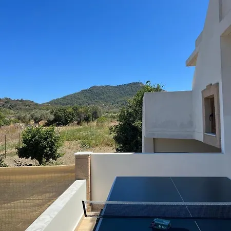 Luna's Summer House