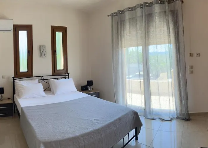 Luna's Summer House * Kremastí